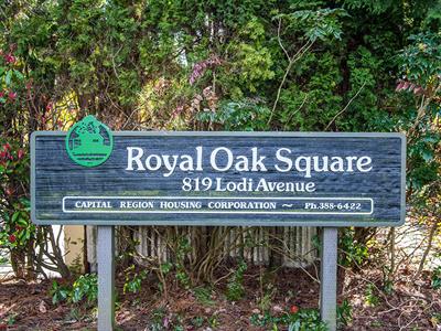 royaloak-square4
